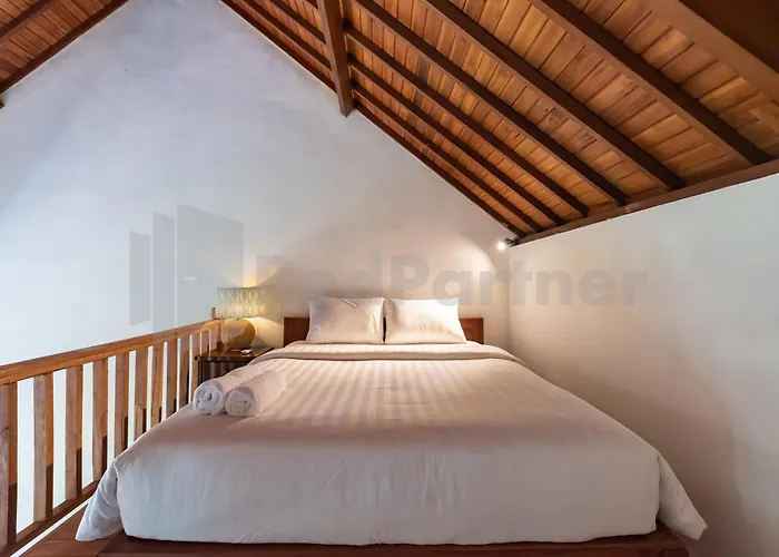 Brisk Redpartner Hotel 2*
